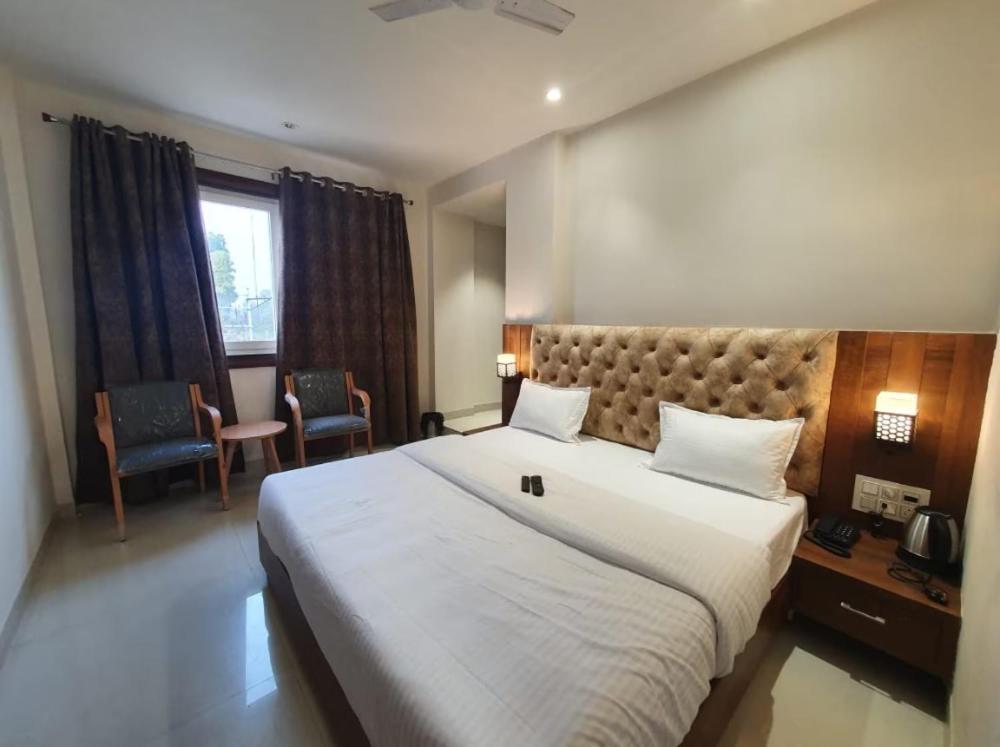 Hotel Scarlet Gwalior Eksteriør bilde